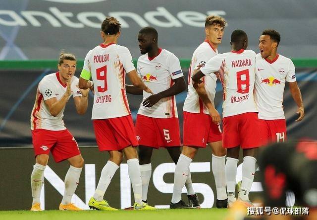  法甲月度最佳阵容巴黎四将强势入选  